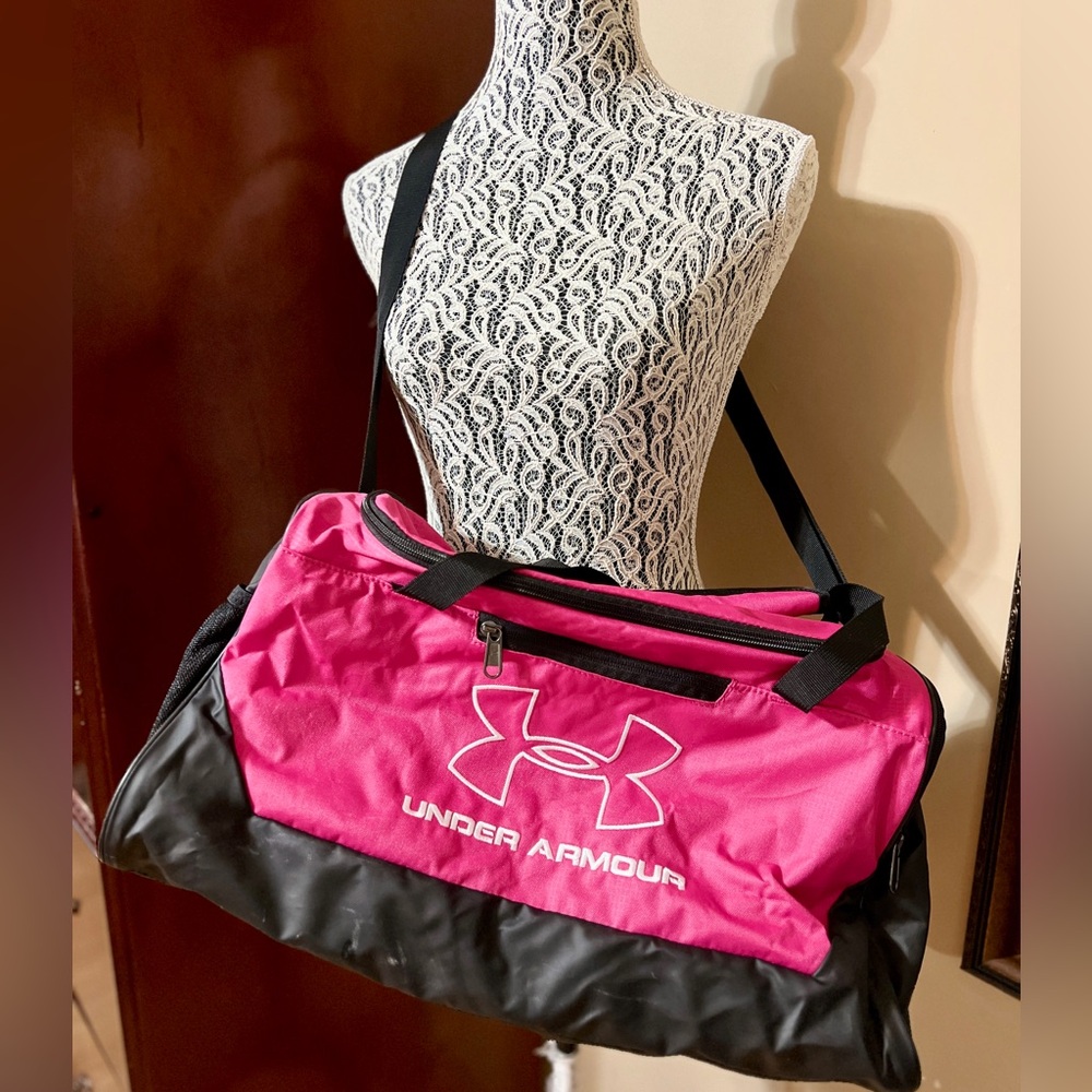 Under Armour Women's Pink and Black Travel Bag